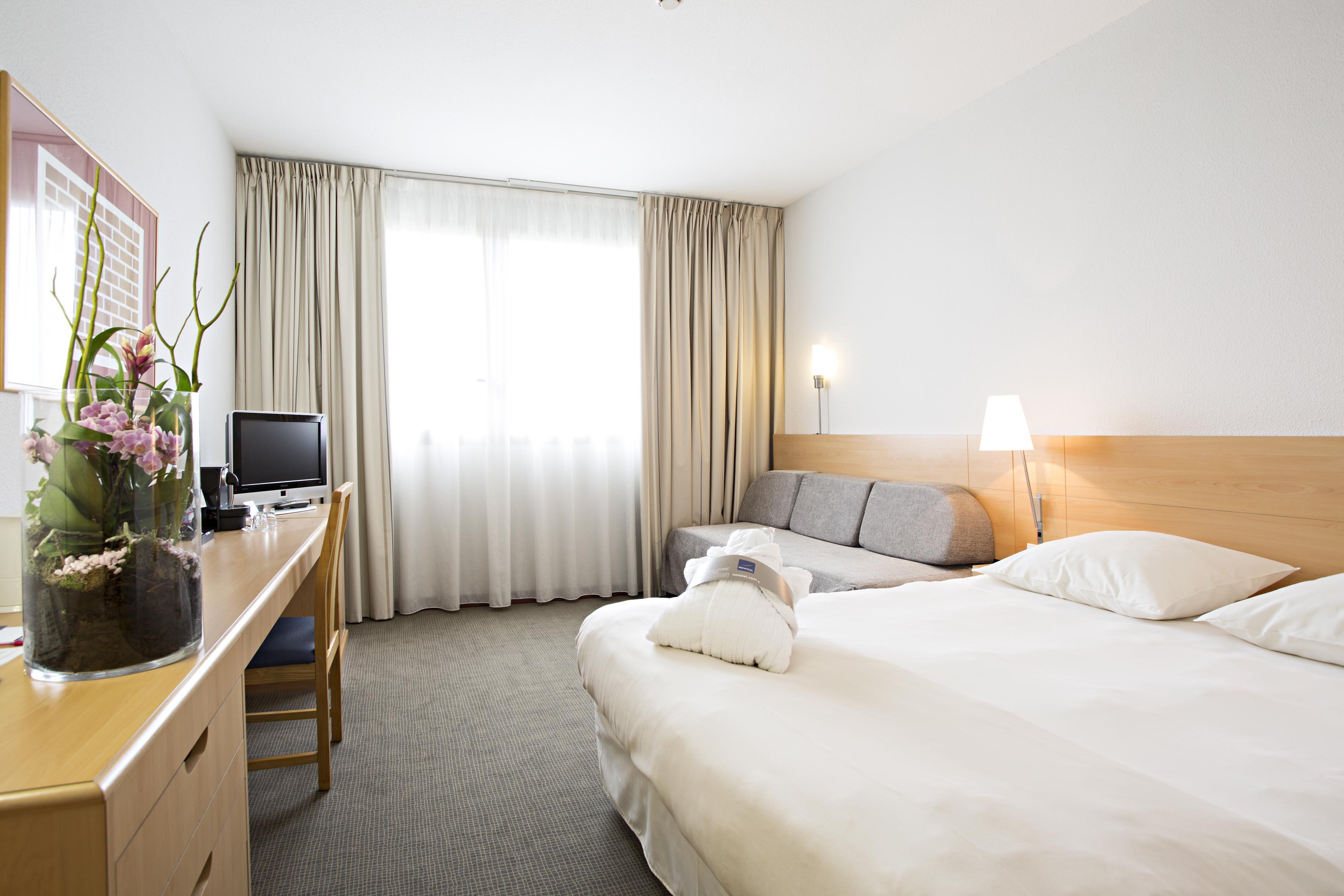 Novotel Torino Corso Giulio Cesare Екстер'єр фото