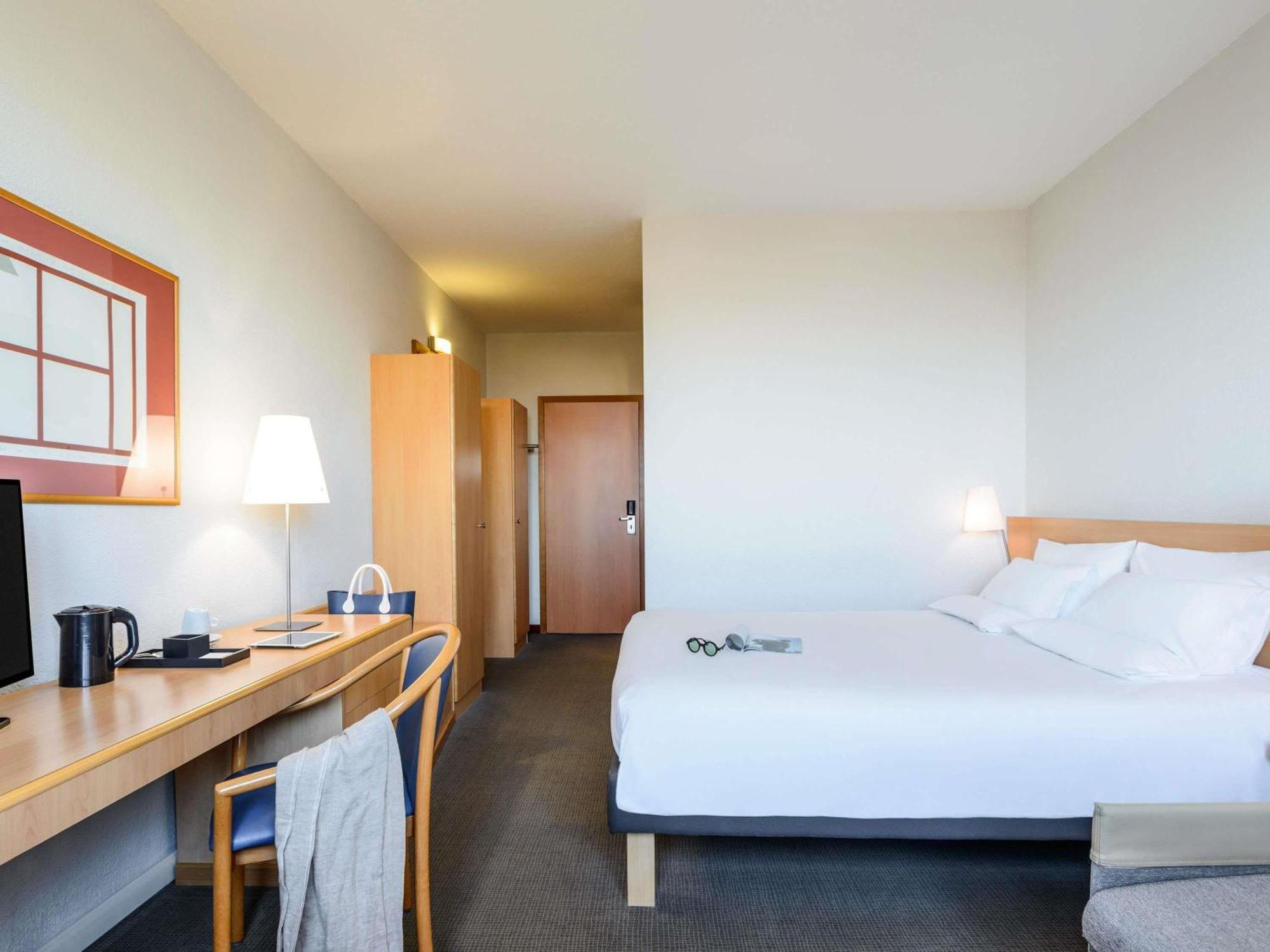 Novotel Torino Corso Giulio Cesare Екстер'єр фото
