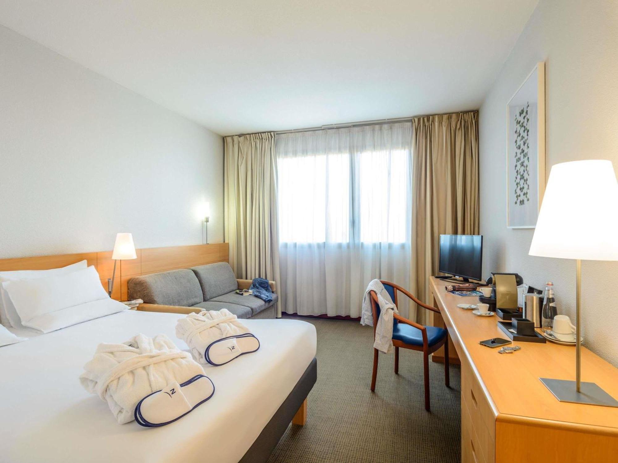 Novotel Torino Corso Giulio Cesare Екстер'єр фото