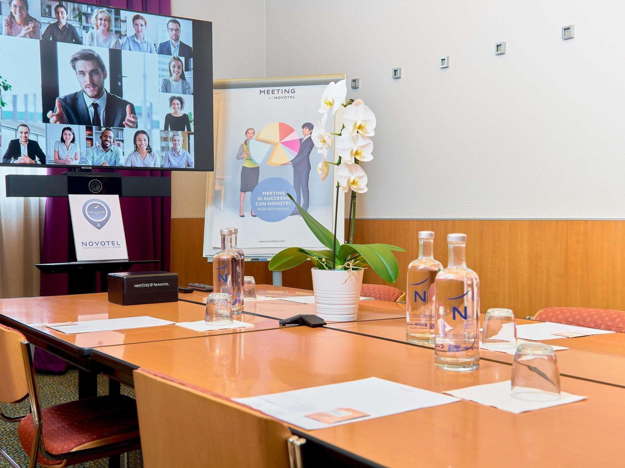 Novotel Torino Corso Giulio Cesare Екстер'єр фото