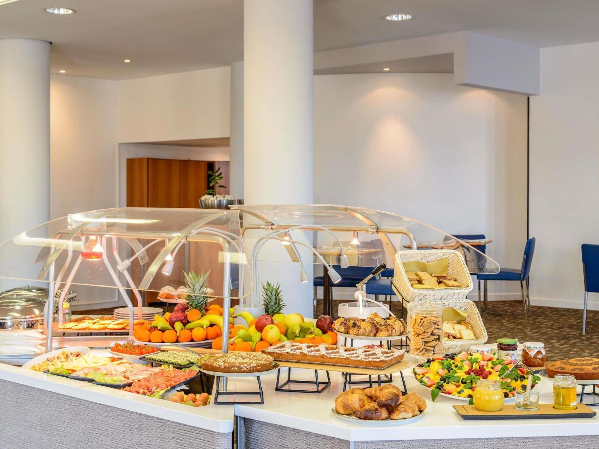 Novotel Torino Corso Giulio Cesare Екстер'єр фото