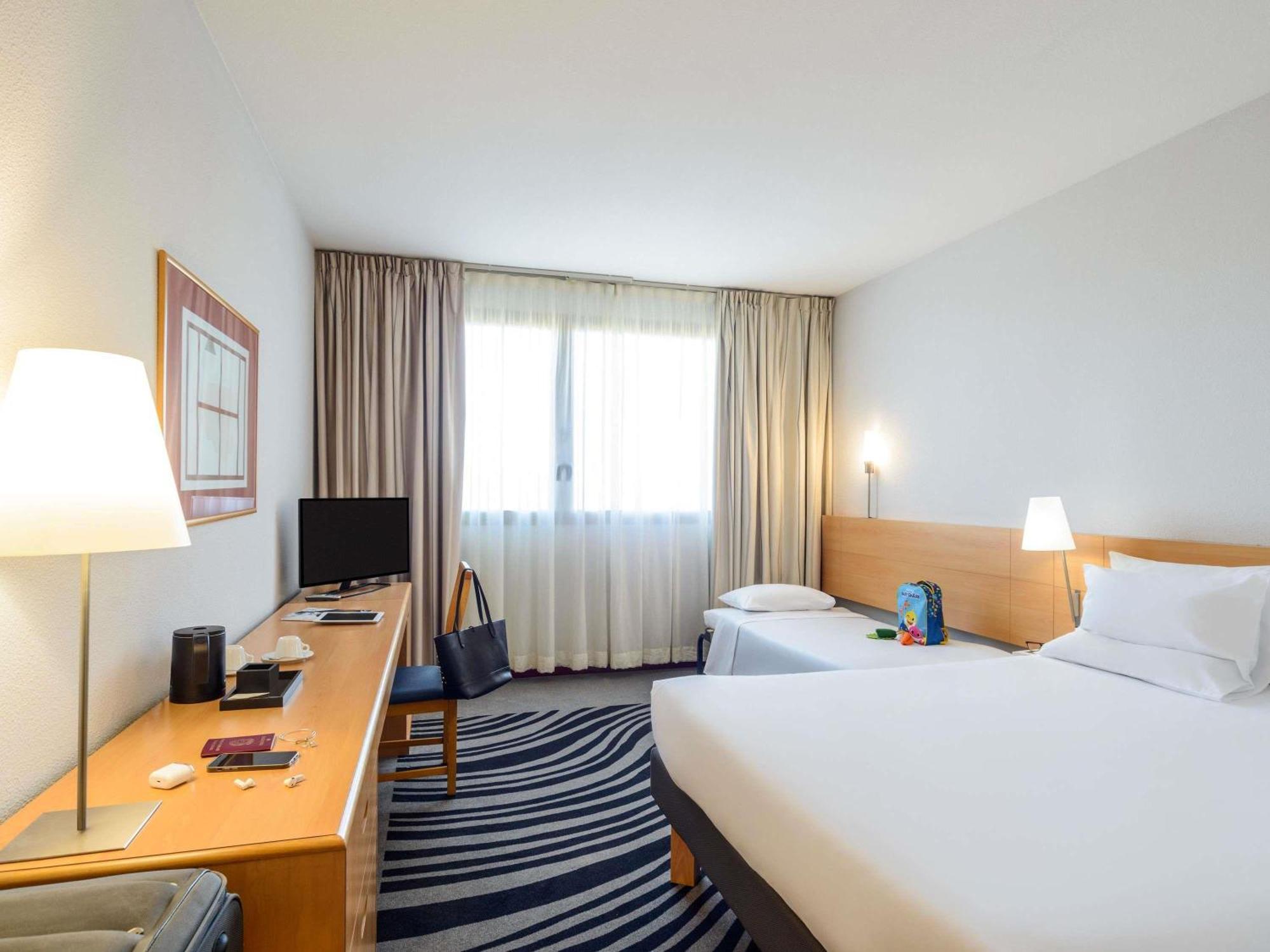Novotel Torino Corso Giulio Cesare Екстер'єр фото